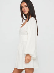 Weyes Long Sleeve Mini Dress White